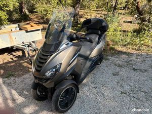 SCOOTER 3. ROUES METROPOLIS 400 SW