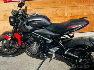 TRIUMPH TRIDENT 660 660