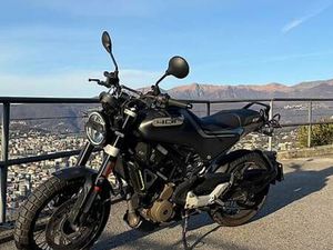 HUSQVARNA SVARTPILEN 401 CANTON TESSIN -