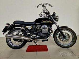 MOTO GUZZI V7 CLASSIC BLACK EDITION - 2012