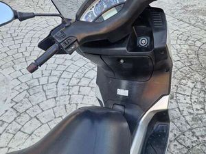 YAMAHA X-MAX 250 ARGENTO