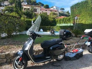VESPA GTS 125 SUPER SPORT - 2016 - 30 000KM - TRÈS BON ÉTAT