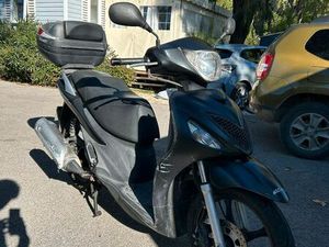 A SAISIR 125 SUZUKI SIXTEEN