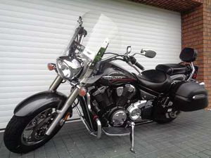 YAMAHA XVS 1300 A MIDNIGHT STAR. 2012. VELMI PĚKNÁ.