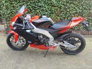 ② APRILIA RS4 125