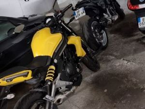 KAWAZAKI ER6N EN TRÈS BONNE ÉTAT