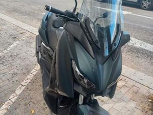 YAMAHA - XMAX TECH MAX
