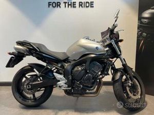 YAMAHA FZ6