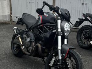 DUCATI MONSTER 821 STEALTH. BESCHREIBUNG LESEN.