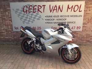 ② HONDA VFR 800, 2003