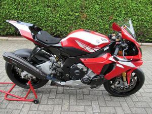 ② YAMAHA YZF-R1M NIEUWSTAAT FULL OPTION 3500KM BJ 2015 GARANTI