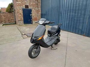 ② SCOOTER PEUGEOT ZENITH CLASSE A 25KM/H