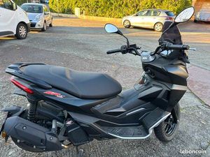 SCOOTER APRILIA SR GT 125