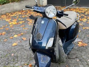 VESPA PRIMAVERA 50 CC – 2015 – BON ÉTAT – 14 000 KM