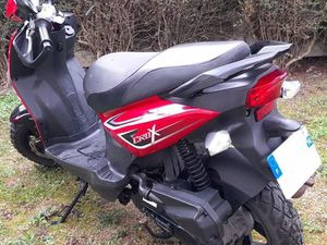 SCOOTER SYM CROX 50 CC 4T ( VENDU AVEC CT )