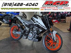 PRE OWNED - 2020 KTM 200 DUKE