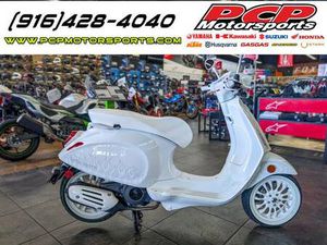 PRE OWNED - 2022 VESPA SPRINT 150 JUSTIN BIEBER X VESPA