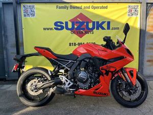 2026 SUZUKI GSX-8R STREET