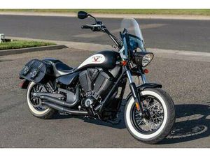 2012 VICTORY HIGH-BALL : CLASSIC & SPORTY CRUISER WITH STYLE ?