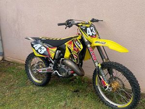 125 RM SUZUKI 2T