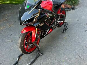 SUZUKI GSXR 600 PISTE