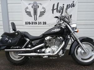 HONDA POWERSPORTS VT1100C2 SHADOW • 2000