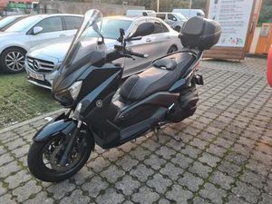 ② YAMAHA XMAX 400 CC