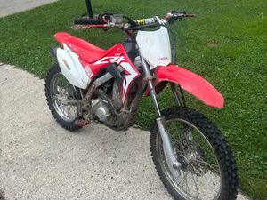 CRF125FB