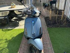 VESPRA SPRINT MAT BLAUW — SCOOTERS | VESPA — MARKTPLAATS
