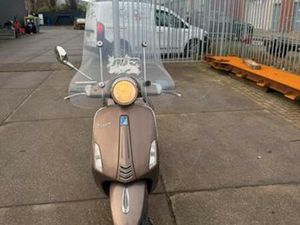 VESPA PRIMAVERA 2014 SNOR KLEINE OPKNAPPER 16323KM — SCOOTERS | VESPA — MARKTPLAATS