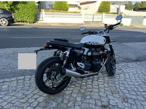TRIUMPH SPEED TWIN 1200 | 2025 | LUMIAR