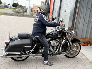 HARLEY-DAVIDSON ROAD KING