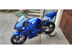 HONDA CBR 600RR PRONTO PISTA