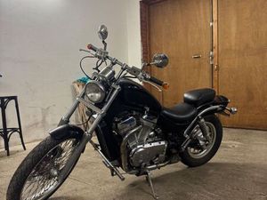 SUZUKI INTRUDER VS800