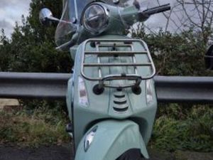 VESPA PRIMAVERA 50 2024 50 CM3 | SCOOTER | 12 000 KM | VERT | 64200 BIARRITZ