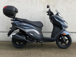 ② SUZUKI BURGMAN 125