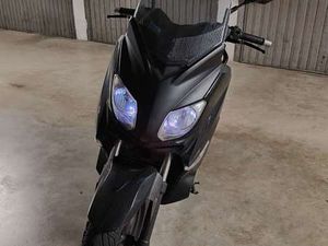 YAMAHA X-MAX 125 NERO