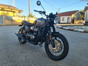 TRIUMPH BONNEVILLE T120 BLACK