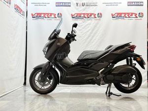 YAMAHA - XMAX 125