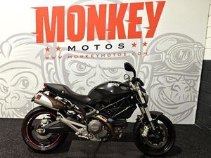 DUCATI - MONSTER 696