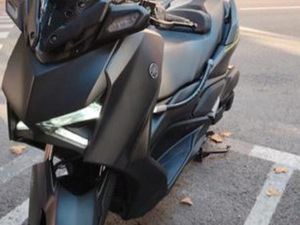 YAMAHA - XMAX 125