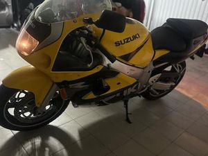 SUZUKI - GSXR600