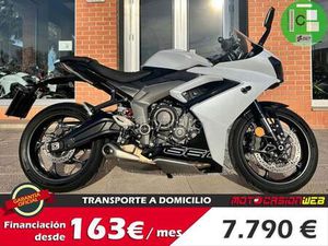 TRIUMPH - DAYTONA 660