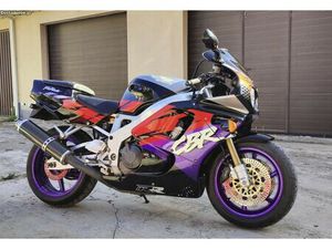 CBR 900RR FIREBLADE SC28