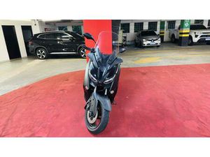 YAMAHA XMAX 250