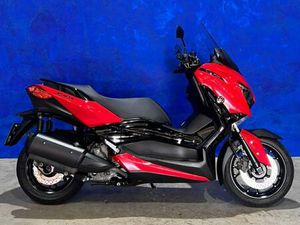YAMAHA XMAX 250