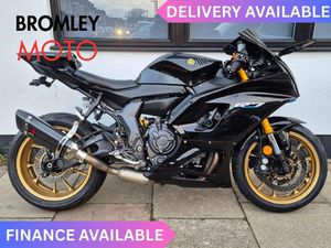 YAMAHA R7 700 EURO 5 689 CC