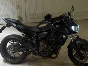 YAMAHA MT-07 AKRAPOVIC