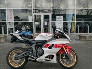 YAMAHA YZF-R7 WORLD GP 60TH ANNIVERSARY 2023 700 CM3 | MOTO SPORTIVE | 15 000 KM | 33210 TOULENNE