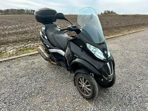 ② PIAGGIO MP3 400 LT PERMIS B